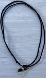 [CT1] COLLAR DIENTE DE TIBURON